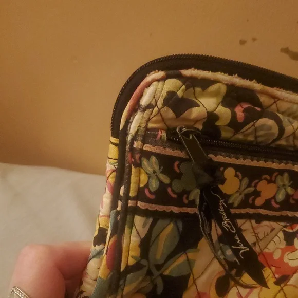 VERA Bradley Disney Mickey Mouse Crossbody Bag - Picture 8 of 8